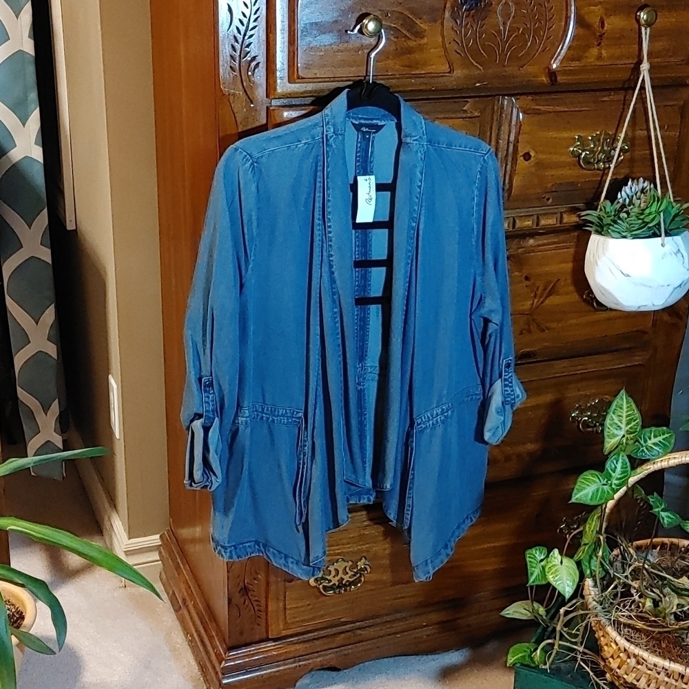 Reitmans Relaxed Fit Blue Denim Jacket Size 16 NWT
